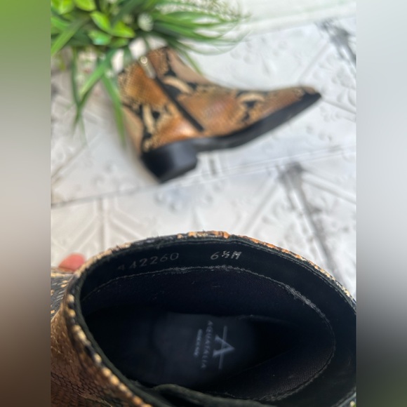 Aquatalia
Faelynn Snakeskin-Embossed Leather Ankle Boots women size 6.5 new - Picture 11 of 16